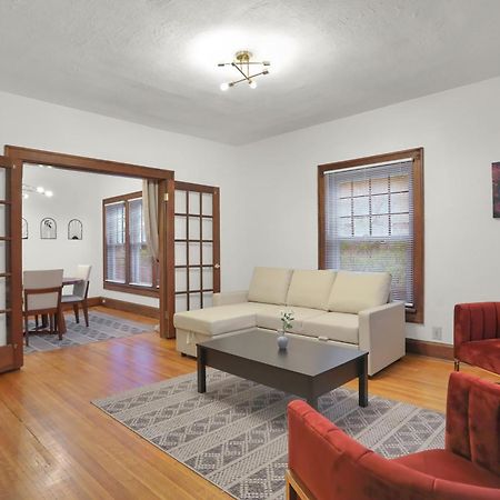 Comfy Apartment In インディアナポリス エクステリア 写真