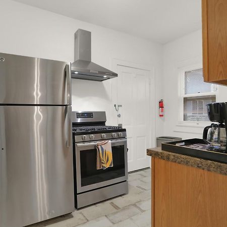 Comfy Apartment In インディアナポリス エクステリア 写真