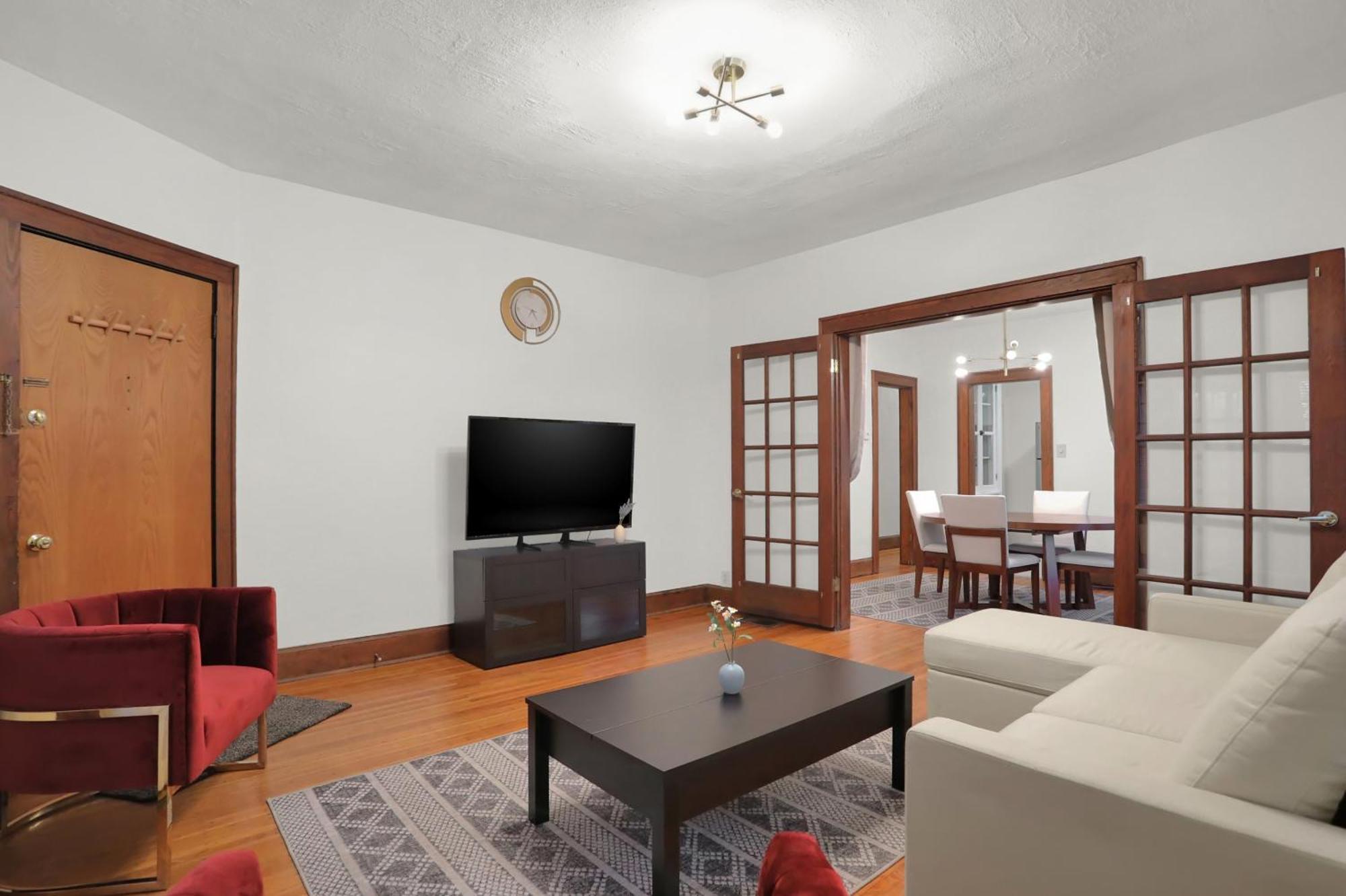 Comfy Apartment In インディアナポリス エクステリア 写真