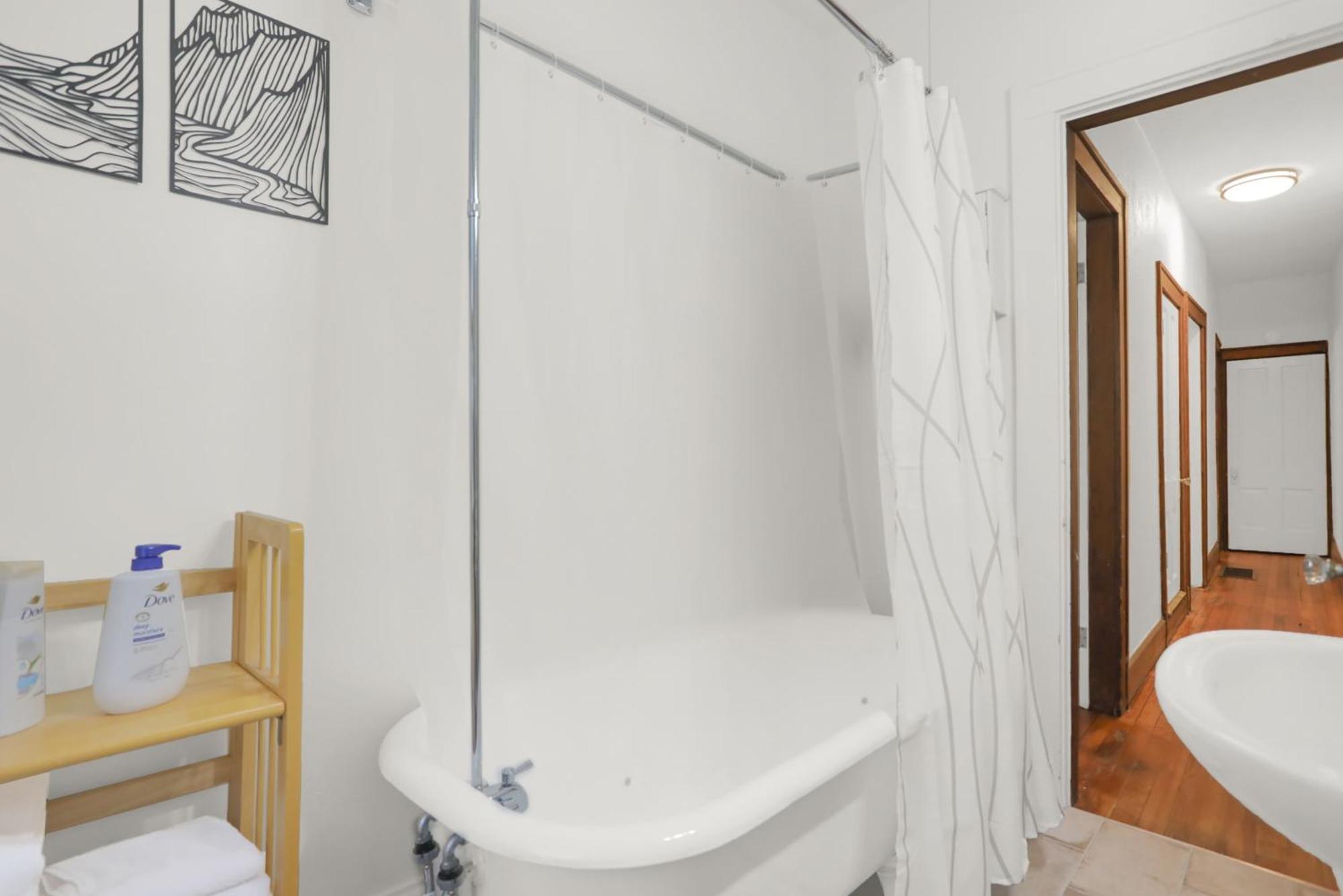 Comfy Apartment In インディアナポリス エクステリア 写真